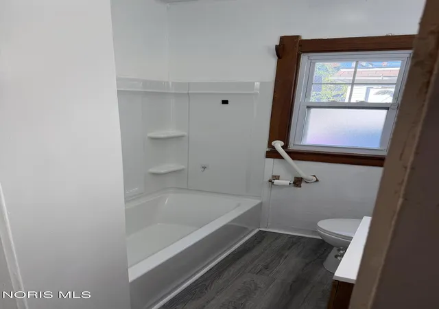 Photo 2 of Single family home for sale at 4131 Commonwealth Ave, Toledo, OH 43612 | MLS# 10015254 | Listing updated on 2026-10-27