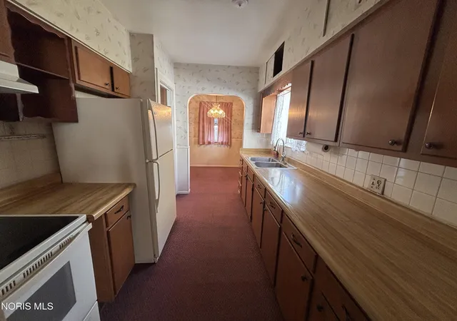 Photo 3 of Single family home for sale at 4435 Walker Ave, Toledo, OH 43612 | MLS# 10015262 | Listing updated on 2026-10-27