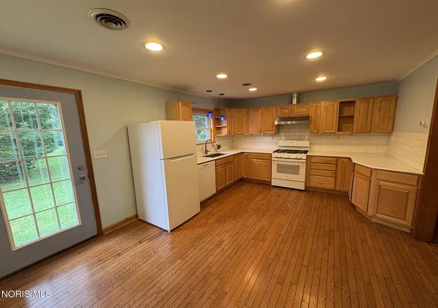 Photo 4 of Single family home for sale at 5356 Nebraska Ave, Toledo, OH 43615 | MLS# 10015265 | Listing updated on 2026-10-28