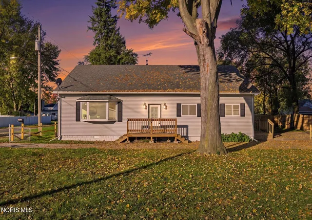 Photo 2 of Single family home for sale at 132 W Florence Ave, Toledo, OH 43605 | MLS# 10015297 | Listing updated on 2026-10-28