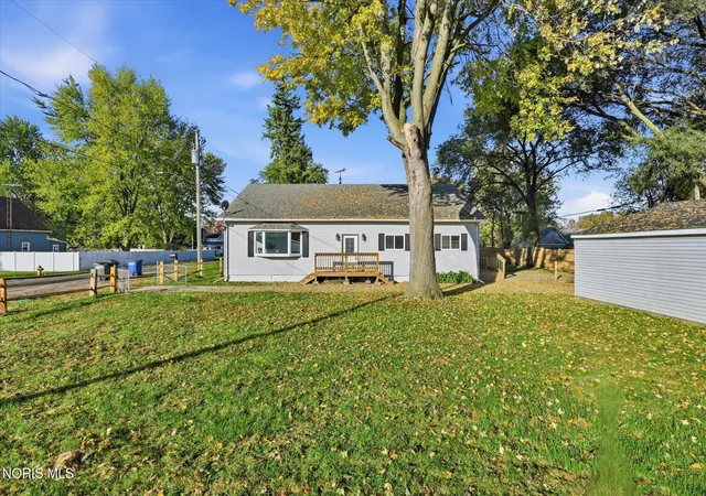 Photo 3 of Single family home for sale at 132 W Florence Ave, Toledo, OH 43605 | MLS# 10015297 | Listing updated on 2026-10-28