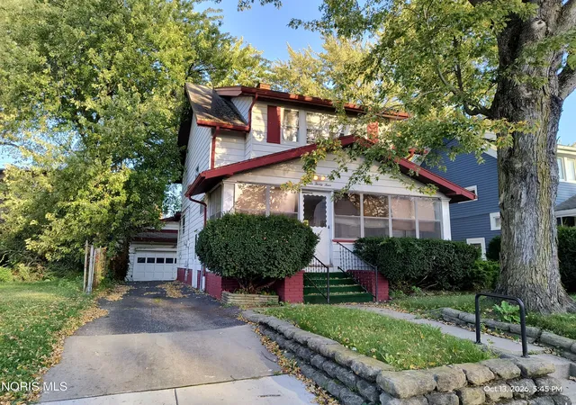 Photo 2 of Single family home for sale at 1734 Calumet Ave, Toledo, OH 43607 | MLS# 10015281 | Listing updated on 2026-10-27