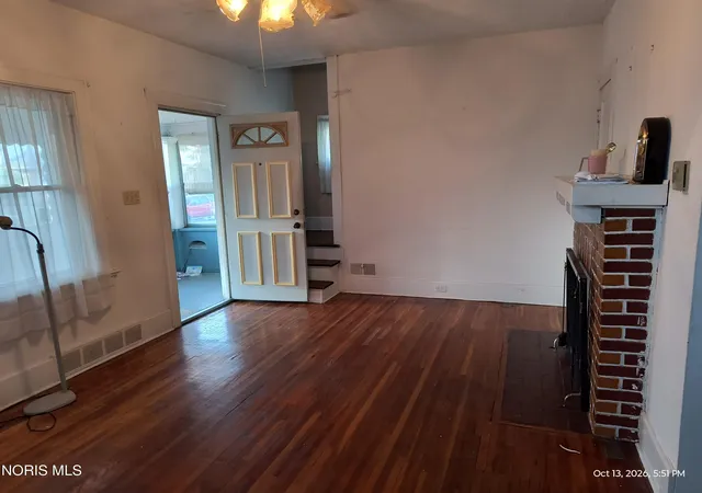 Photo 4 of Single family home for sale at 1734 Calumet Ave, Toledo, OH 43607 | MLS# 10015281 | Listing updated on 2026-10-27