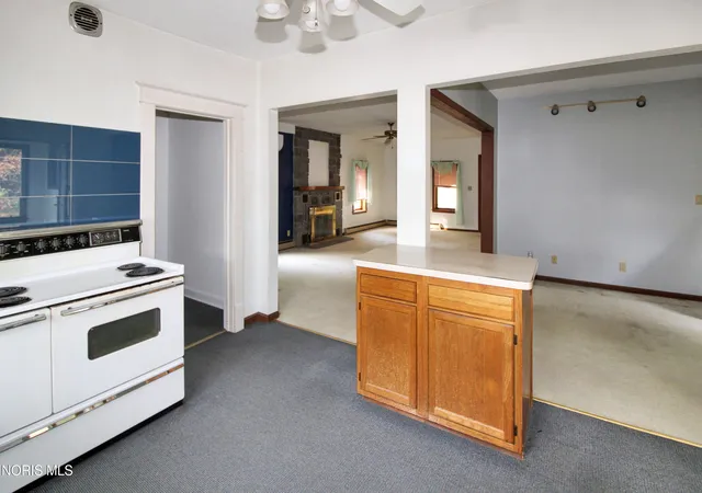 Photo 3 of Single family home for sale at 913 N Rymers Rd, Port Clinton, OH 43452 | MLS# 10015301 | Listing updated on 2026-10-28