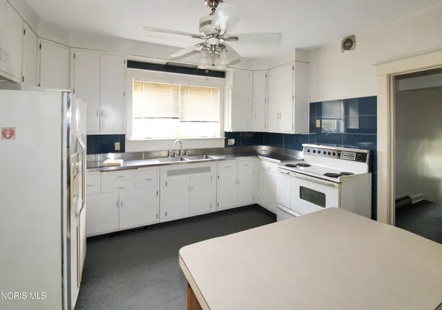 Photo 4 of Single family home for sale at 913 N Rymers Rd, Port Clinton, OH 43452 | MLS# 10015301 | Listing updated on 2026-10-28