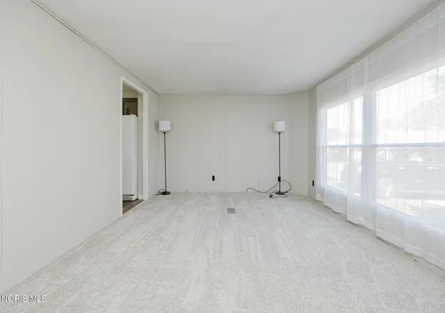 Photo 2 of Single family home for sale at 504 Wayne St, Columbus Grove, OH 45830 | MLS# 10015313 | Listing updated on 2026-10-28