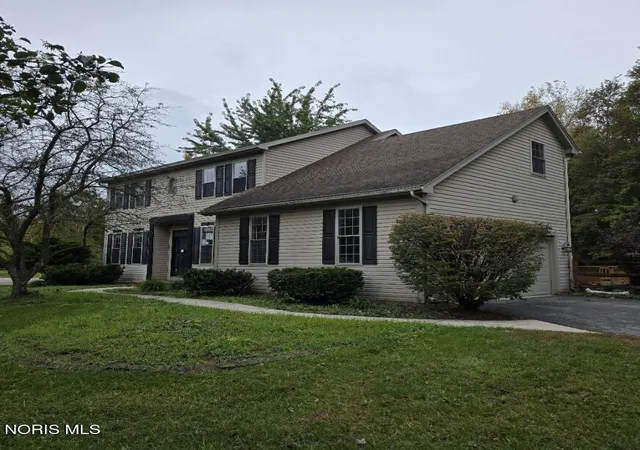 Photo 2 of Single family home for sale at 1933 Winesap Dr, Holland, OH 43528 | MLS# 10015314 | Listing updated on 2026-10-28