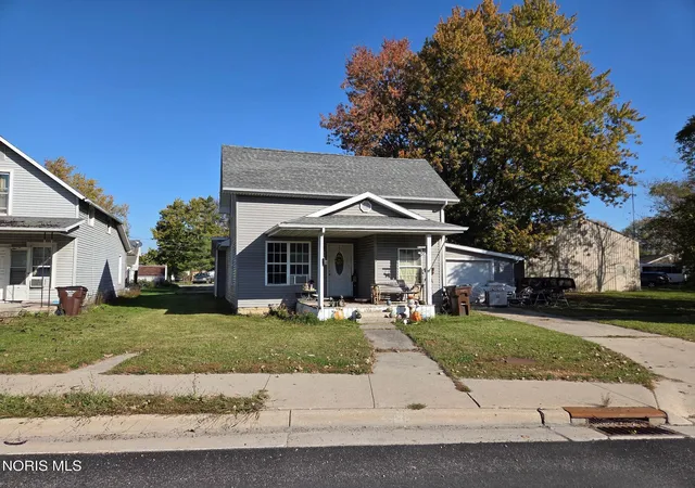 Photo 1 of Single family home for sale at 320 E Perry St, Paulding, OH 45879 | MLS# 10015319 | Listing updated on 2026-10-28