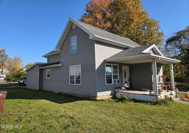 Photo 2 of Single family home for sale at 320 E Perry St, Paulding, OH 45879 | MLS# 10015319 | Listing updated on 2026-10-28