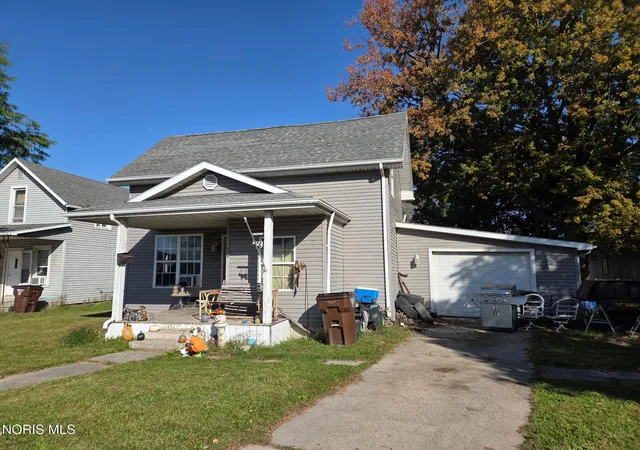Photo 3 of Single family home for sale at 320 E Perry St, Paulding, OH 45879 | MLS# 10015319 | Listing updated on 2026-10-28