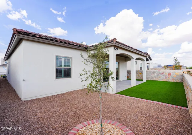Photo 2 of Sale Pending at 813 Harpendem Dr, El Paso, TX 79928 | MLS# 930103 | Listing updated on 2026-10-08