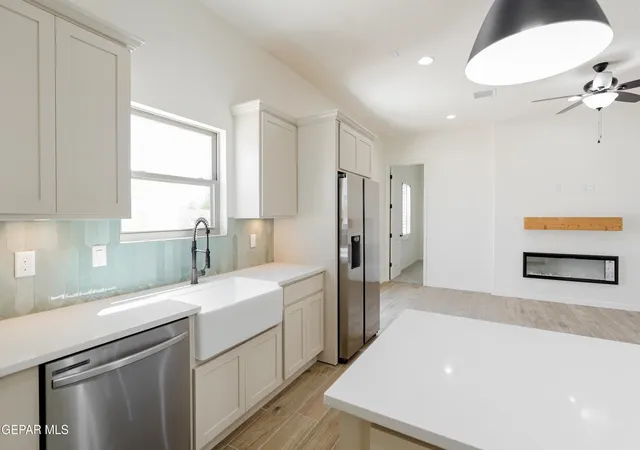 Photo 4 of Sale Pending at 724 Cedarwood Ave, El Paso, TX 79928 | MLS# 941331 | Listing updated on 2026-09-21