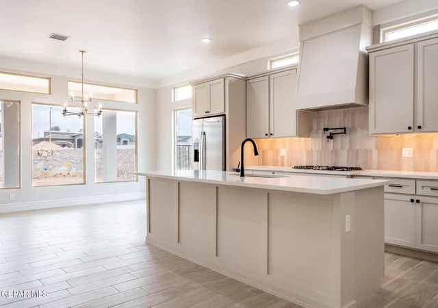 Photo 2 of Single family home for sale at 548 Paseo De La Reina St, El Paso, TX 79928 | MLS# 950653 | Listing updated on 2026-09-12