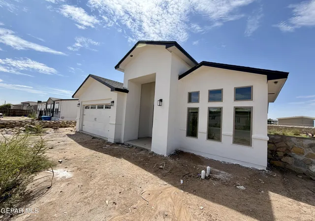 Photo 3 of Single family home for sale at 12260 Playa Bonita Dr, Clint, TX 79836 | MLS# 944172 | Listing updated on 2026-10-25