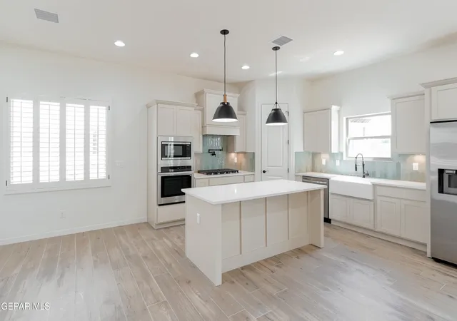Photo 2 of Single family home for sale at 812 Paseo Dulce Ave, El Paso, TX 79928 | MLS# 943975 | Listing updated on 2026-09-10