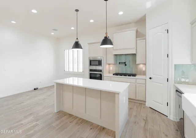 Photo 3 of Single family home for sale at 812 Paseo Dulce Ave, El Paso, TX 79928 | MLS# 943975 | Listing updated on 2026-09-10