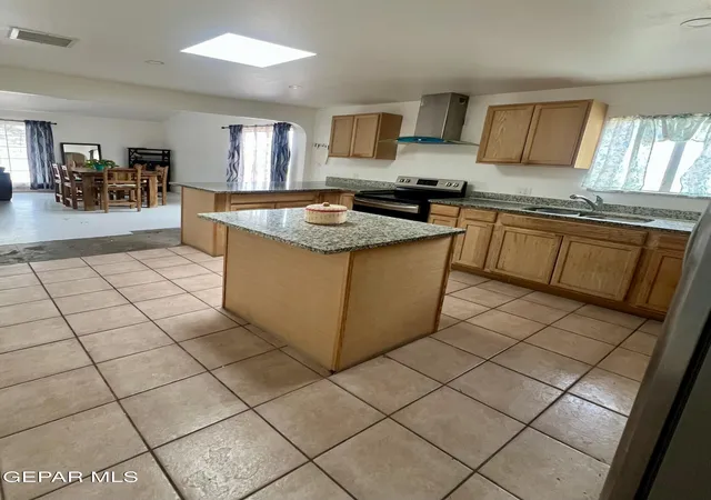 Photo 3 of Single family home for sale at 4300 Suwannee St, El Paso, TX 79938 | MLS# 950732 | Listing updated on 2026-09-19