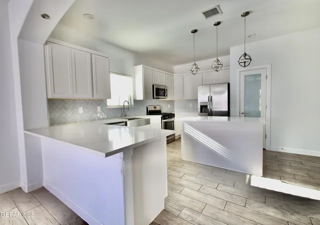 Photo 4 of Single family home for sale at 13861 Paseo De La Luna Ave, Horizon City, TX 79928 | MLS# 946653 | Listing updated on 2026-10-28