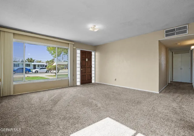 Photo 4 of Single family home for sale at 6329 Cherbourg Ave, El Paso, TX 79925 | MLS# 950915 | Listing updated on 2026-09-18