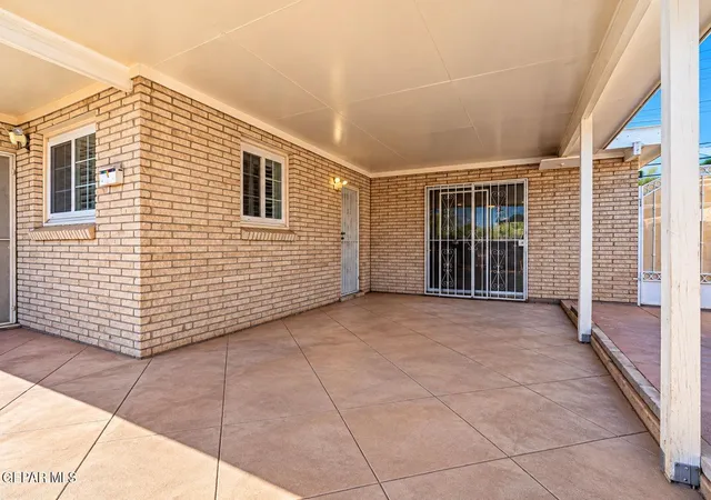 Photo 3 of Single family home for sale at 1037 N Clark Dr, El Paso, TX 79905 | MLS# 948053 | Listing updated on 2026-10-14