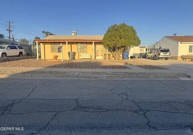 Single family home for sale at 828 Olson St, El Paso, TX 79903 | MLS# 948116