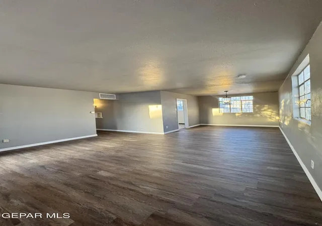 Photo 3 of Single family home for sale at 828 Olson St, El Paso, TX 79903 | MLS# 948116 | Listing updated on 2026-09-20