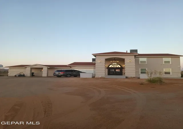 Photo 2 of Single family home for sale at 5466 Desert Willow Dr, El Paso, TX 79938 | MLS# 951189 | Listing updated on 2026-09-18