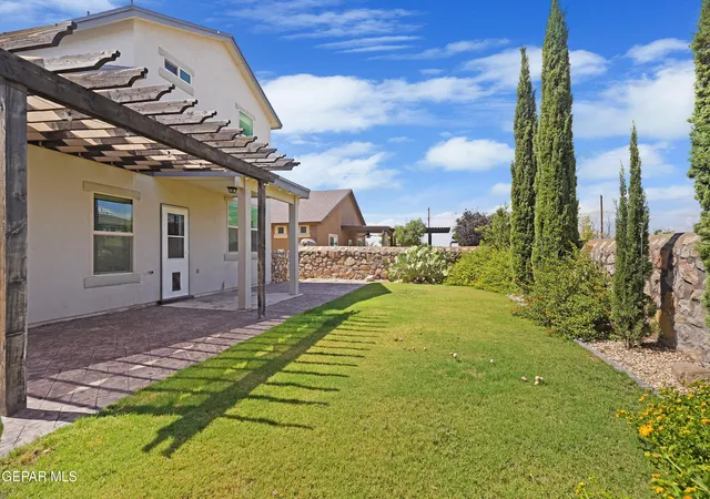 Photo 2 of Single family home for sale at 7553 Wolf Crk Dr, El Paso, TX 79911 | MLS# 951806 | Listing updated on 2026-10-06