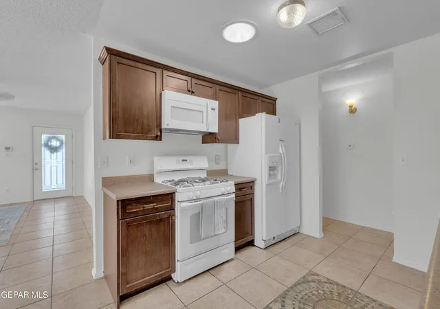 Photo 4 of Single family home for sale at 12512 Robert David Dr, El Paso, TX 79938 | MLS# 950447 | Listing updated on 2026-09-06