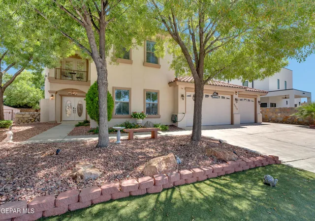 Photo 3 of Single family home for sale at 4028 Hacienda Rey Dr, El Paso, TX 79922 | MLS# 950901 | Listing updated on 2026-09-10
