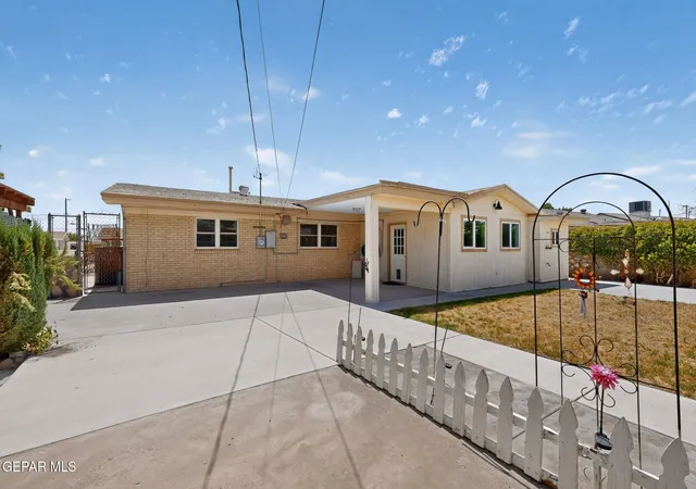 Photo 3 of Single family home for sale at 9625 Selkirk Dr, El Paso, TX 79925 | MLS# 949728 | Listing updated on 2026-10-28