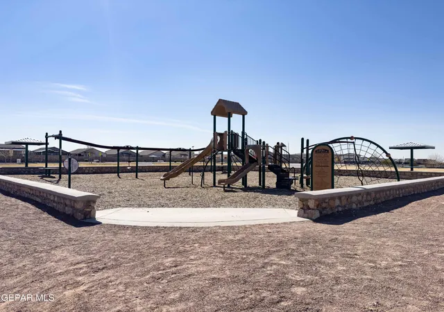 Photo 2 of Single family home for sale at 13753 Centro Vista Ave, Horizon City, TX 79928 | MLS# 950841 | Listing updated on 2026-09-14