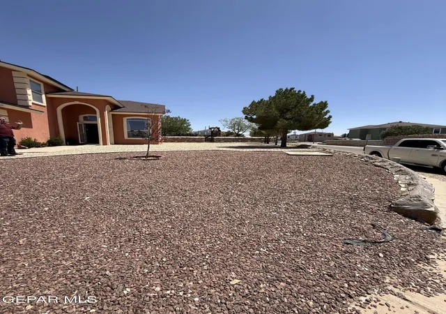 Photo 3 of Single family home for sale at 3300 Tierra Mision Dr, El Paso, TX 79938 | MLS# 950352 | Listing updated on 2026-09-01