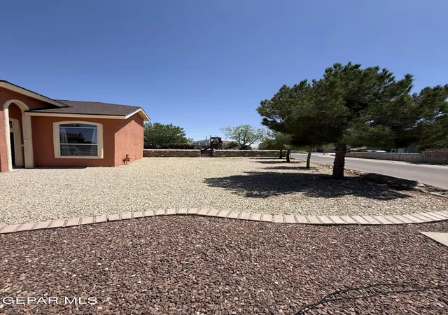 Photo 4 of Single family home for sale at 3300 Tierra Mision Dr, El Paso, TX 79938 | MLS# 950352 | Listing updated on 2026-09-01