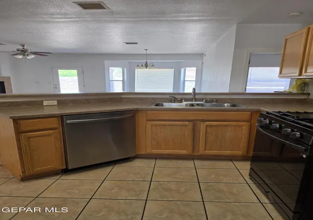 Photo 4 of Single family home for sale at 11949 Jim Webb Dr, El Paso, TX 79934 | MLS# 950472 | Listing updated on 2026-09-02