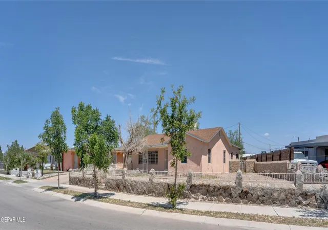 Photo 2 of Single family home for sale at 5013 Flower Dr, El Paso, TX 79905 | MLS# 950474 | Listing updated on 2026-09-03