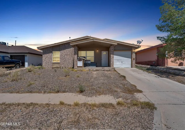 Photo 2 of Single family home for sale at 14409 Colina Corona Dr, El Paso, TX 79928 | MLS# 950501 | Listing updated on 2026-09-03