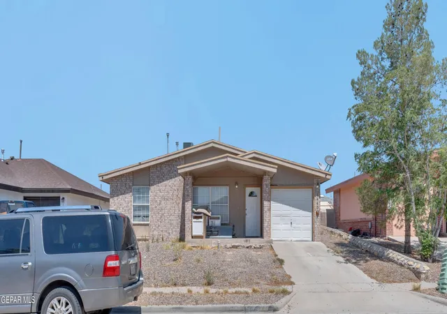 Photo 3 of Single family home for sale at 14409 Colina Corona Dr, El Paso, TX 79928 | MLS# 950501 | Listing updated on 2026-09-03