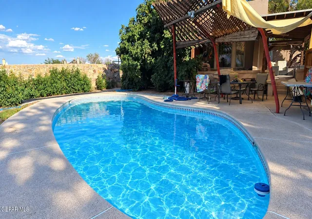 Photo 2 of Single family home for sale at 9401 Pavo Ln, El Paso, TX 79907 | MLS# 950218 | Listing updated on 2026-10-09