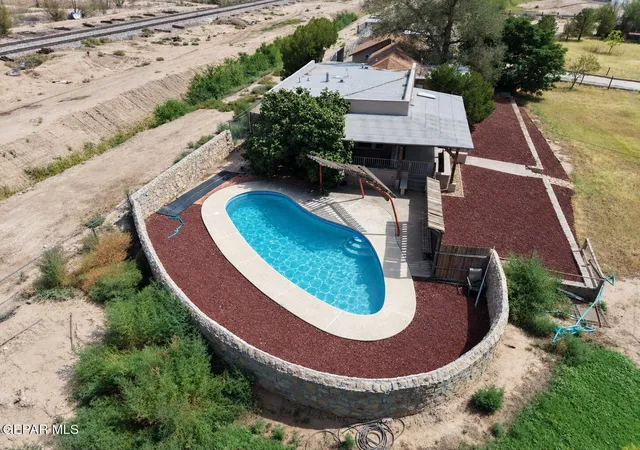 Photo 3 of Single family home for sale at 9401 Pavo Ln, El Paso, TX 79907 | MLS# 950218 | Listing updated on 2026-10-09