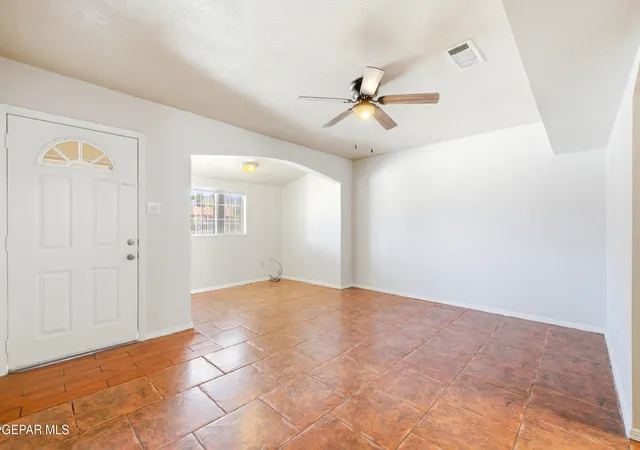 Photo 3 of House for sale at 5520 Pollard St, El Paso, TX 79904 | MLS# 950514 | Listing updated on 2026-09-08
