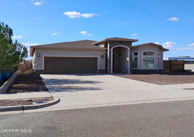 Photo 2 of Single family home for sale at 301 S Manzanita Dr, El Paso, TX 79928 | MLS# 950532 | Listing updated on 2026-09-20