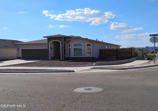 Photo 3 of Single family home for sale at 301 S Manzanita Dr, El Paso, TX 79928 | MLS# 950532 | Listing updated on 2026-09-20