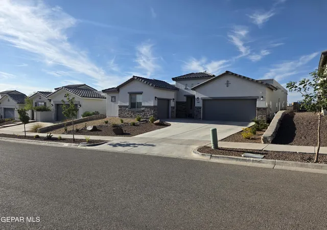 Photo 2 of Single family home for sale at 7411 Mule Team Dr, El Paso, TX 79911 | MLS# 950340 | Listing updated on 2026-10-10
