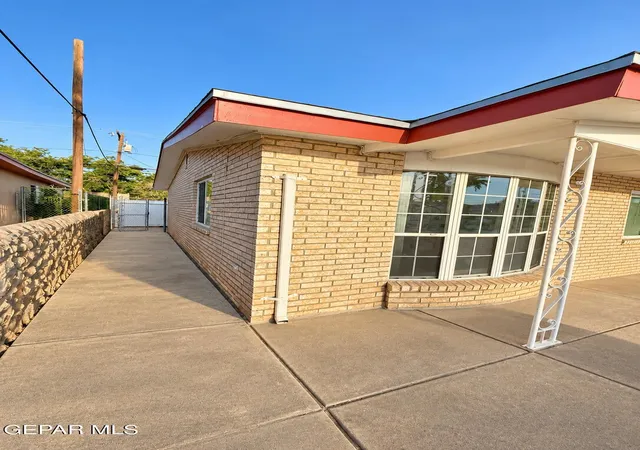 Photo 3 of Single family home for sale at 7739 Porche St, El Paso, TX 79915 | MLS# 951768 | Listing updated on 2026-09-25