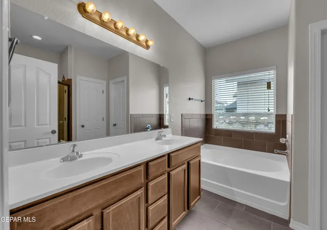 Photo 4 of Single family home for sale at 2209 Glitter, El Paso, TX 79938 | MLS# 951761 | Listing updated on 2026-10-20