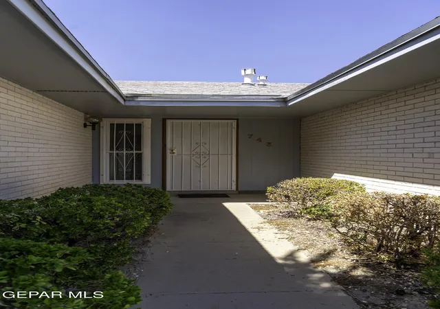 Photo 3 of Sale Pending at 743 Espolon Dr, El Paso, TX 79912 | MLS# 950343 | Listing updated on 2026-09-18