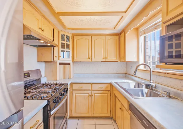Photo 4 of Sale Pending at 11648 Francis Scobee Dr, El Paso, TX 79936 | MLS# 950400 | Listing updated on 2026-09-18