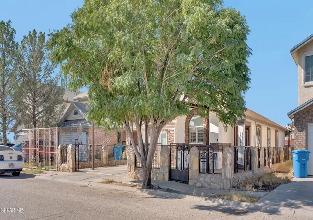 Photo 3 of Single family home for sale at 10488 Ethyl Hart St, Socorro, TX 79927 | MLS# 950904 | Listing updated on 2026-09-10