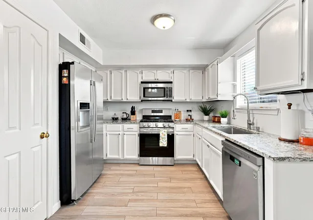 Photo 4 of Single family home for sale at 14340 Is Point Dr, El Paso, TX 79938 | MLS# 950404 | Listing updated on 2026-09-01